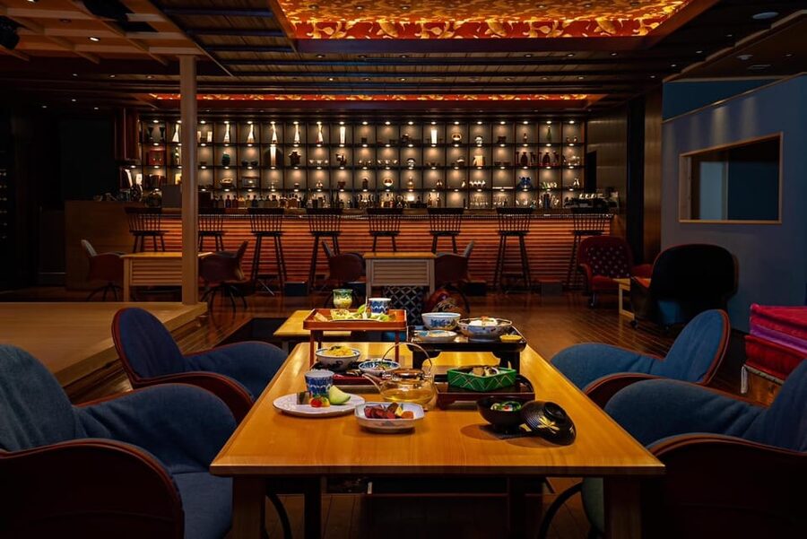 Tokyo: Traditional Japanese Performing Arts Show and Dinner - Heritage dinnerware from Nagasaki: why the plates feel special