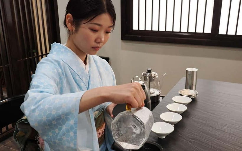 Tokyo: Traditional Tea Ceremony with a Tea Master - Keepsakes: Certificate and Group Photo
