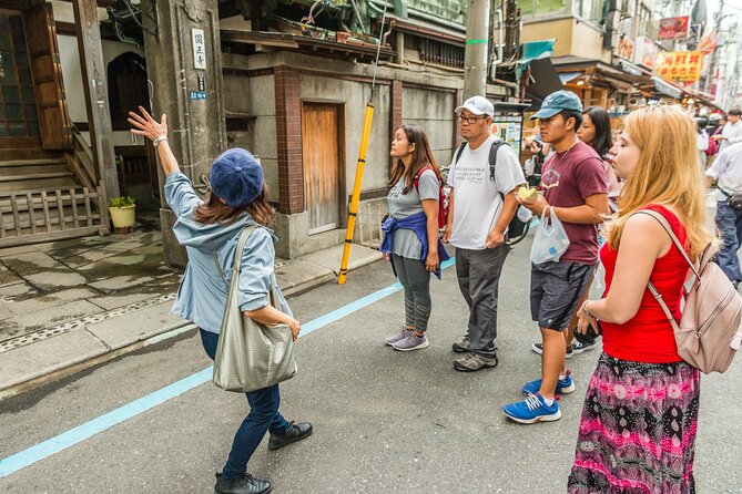 Tokyo : Tsukiji Fish Market Tour with Fresh Sashimi Tasting - Guides and small group size: why you feel helped, not herded