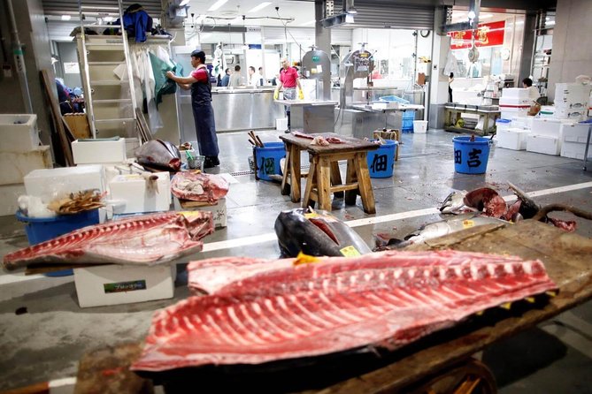 Tokyo Tsukiji Food & Culture 6hr Private Tour with Licensed Guide - Asakusa temple time: Senso-ji, Kaminarimon, and the 250-meter approach