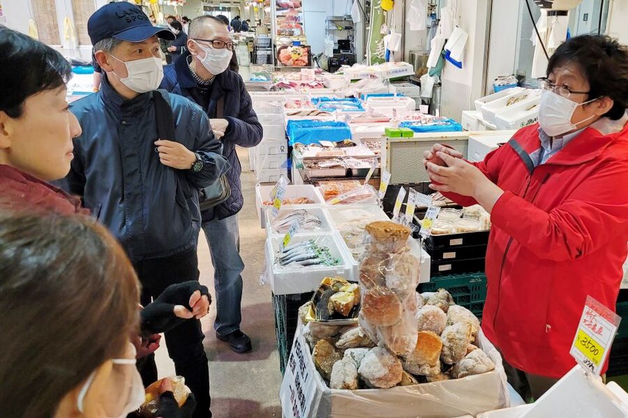Tokyo: Tsukiji Market Guided Tour & Sushi-Making Experience - What is included, what is not, and how to judge the value
