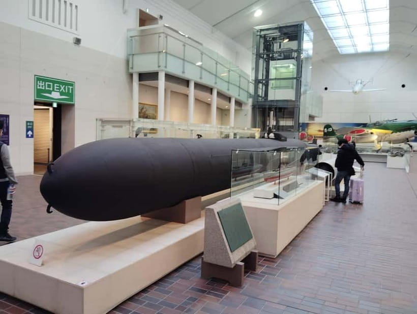 Tokyo War History Tour: Yasukuni Shrine & War Museum - How the guide turns etiquette into understanding