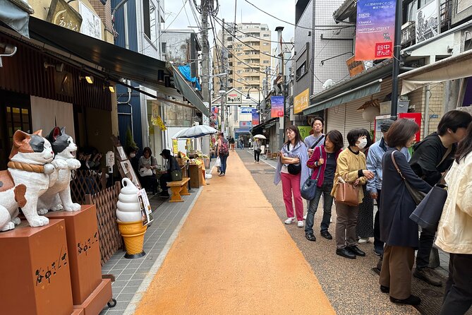 Tokyo : Yanaka and Nezu-Old Traditional Town Cultural Experience - Tennoji Temple: a short pause with a big focal point