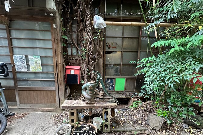 Tokyo : Yanaka and Nezu-Old Traditional Town Cultural Experience - Yanaka District: old building remnants and small-shop textures