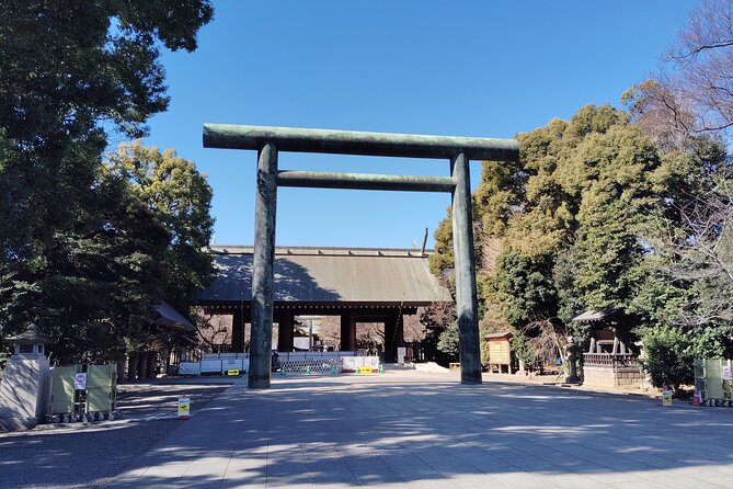 Tokyo: Yasukuni Shrine and Yushukan Museum Guided Tour - The tone and who this tour fits best