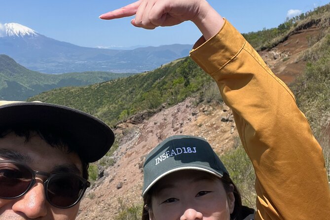 Traverse Outer Rim of Hakone Caldera and Enjoy Onsen Hiking Tour - Lake Ashinoko Side and the Descent to the Togendai Area