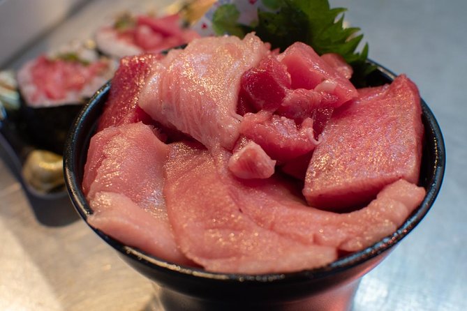Tsukiji Fish Market Food Tour: Seafood, Street Food & Hidden Gems - How the guide helps you eat smarter in a language-heavy maze