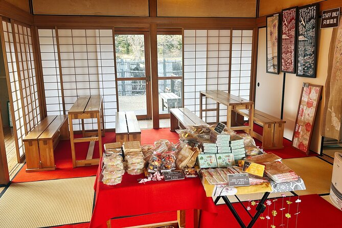 Tsukiji Food Strolling and Hama Rikyu Garden Walking Tour - The optional matcha and wagashi etiquette tasting