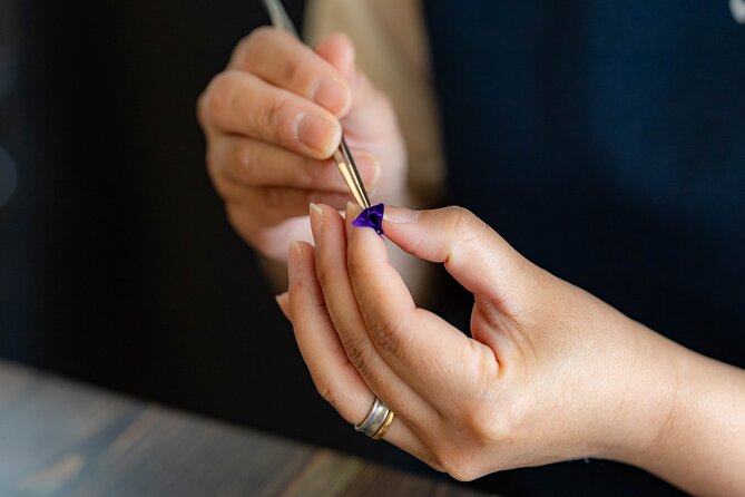 Tsumami Zaiku Japanese Fabric Flower Class - Class size, pacing, and why it feels personal