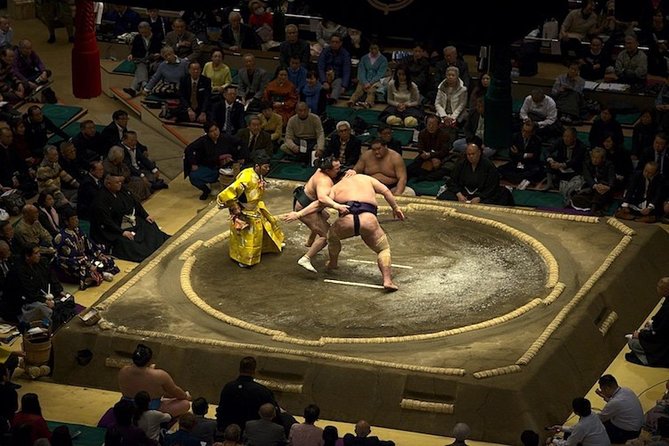 Ultimate Sumo Tournament: Tokyo, Osaka, Nagoya, Fukuoka - What to do in the arena if you want a smoother day