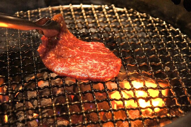 Wagyu and Sushi : Tokyo Gastronomic Journey - Kabukicho and the Godzilla photo moment: neon, history, and a quick time-out
