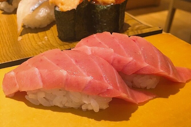 Wagyu and Sushi : Tokyo Gastronomic Journey - Hanazono Shrine pause: a calm break inside the nightlife swirl