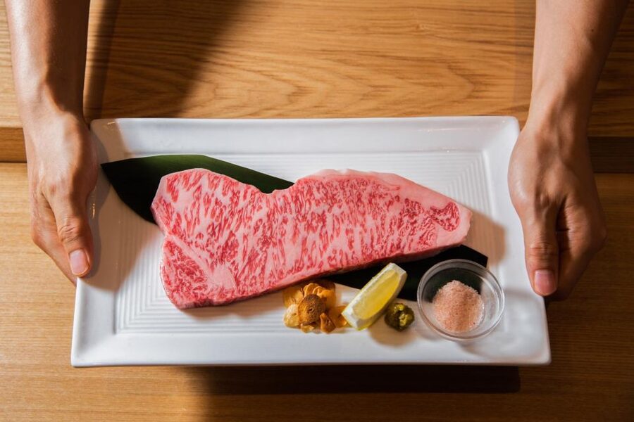 Wagyu & Sake 8 Course Tasting Dinner in Shinjuku - Why this Wagyu and Sake dinner works so well in Shinjuku