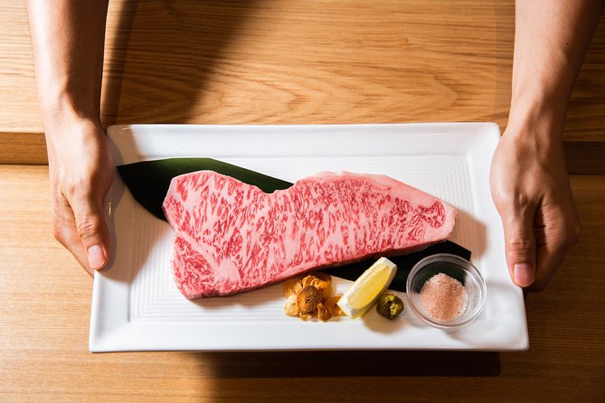 Wagyu & Sake Pairing in Shinjuku – Steak, Shabu-Shabu & More - Learning wagyu basics without turning it into a lecture