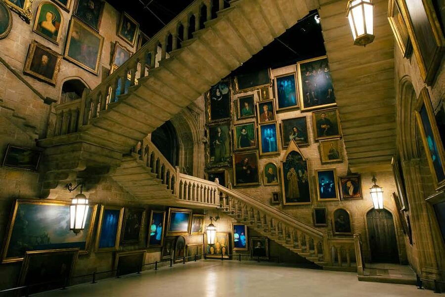 Warner Bros. Studio Tour Tokyo – The Making of Harry Potter - Walking through Diagon Alley and the Great Hall