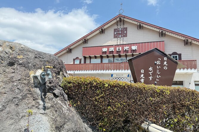 World Heritage Nikko Walking Tour Toshogu and Kanmangafuchi - Stop 3: Nikko Toshogu Shrine, gold carvings and Ieyasu Tokugawa’s enshrinement