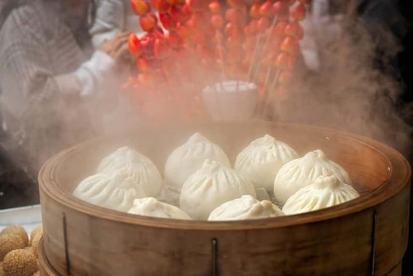 Yokohama Chinatown: Authentic Local Street Food Experience - Restaurant stops for traditional Chinese cuisine, chosen for you