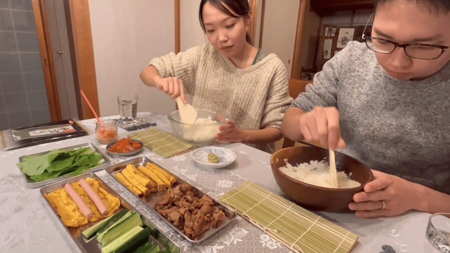 Yokohama: Sushi & Gyoza Cooking with Matcha Experience - Manga drawing on traditional tools, with a host who teaches